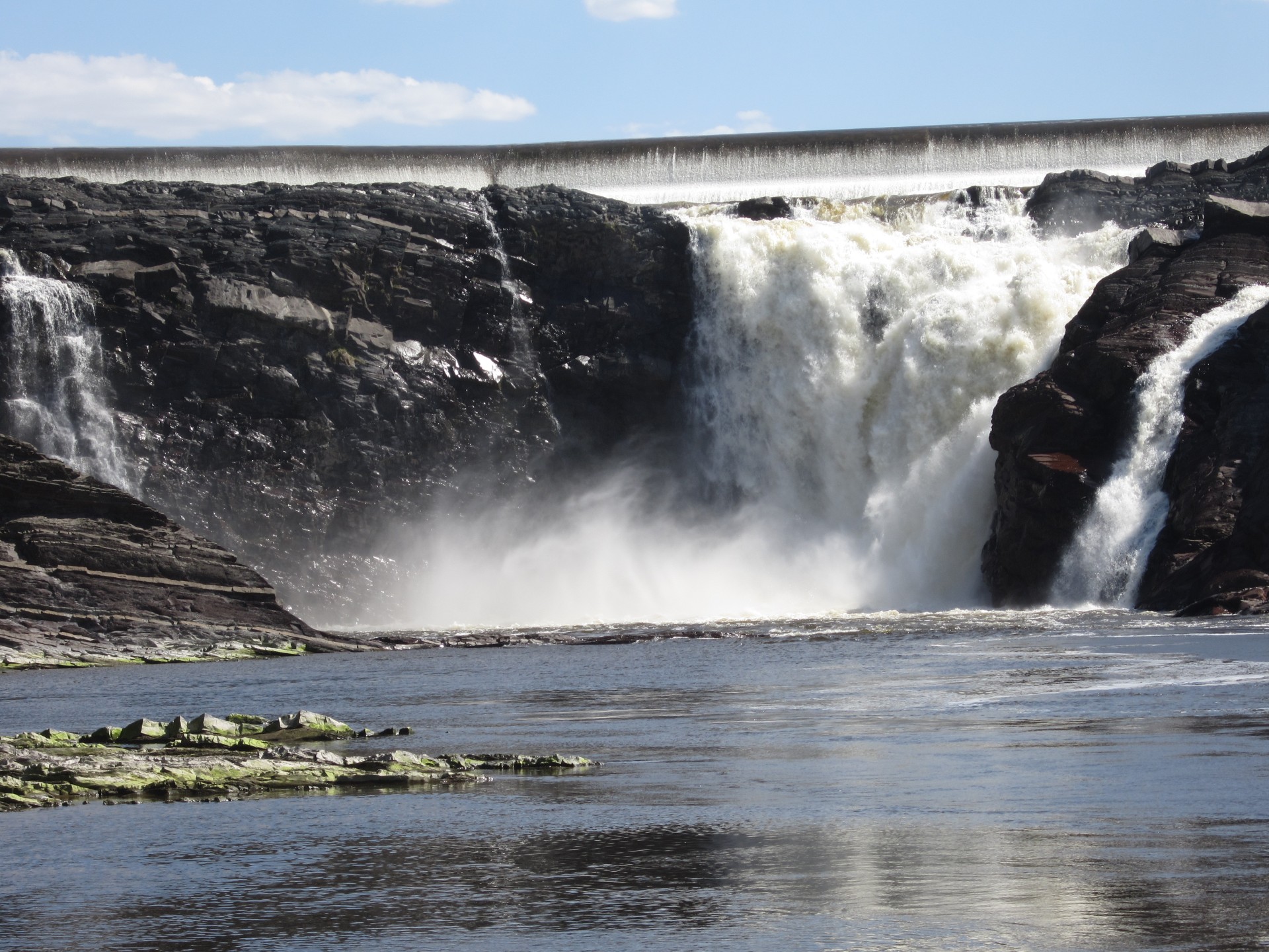 Keine Personen am Wasserfall *LOL*