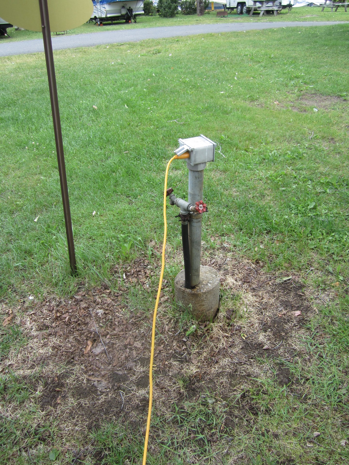 Strom- und Wasseranschluss